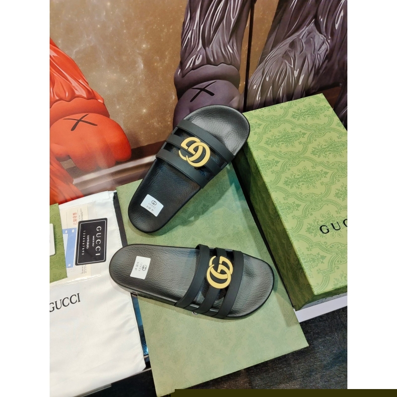 G*u*i slippers